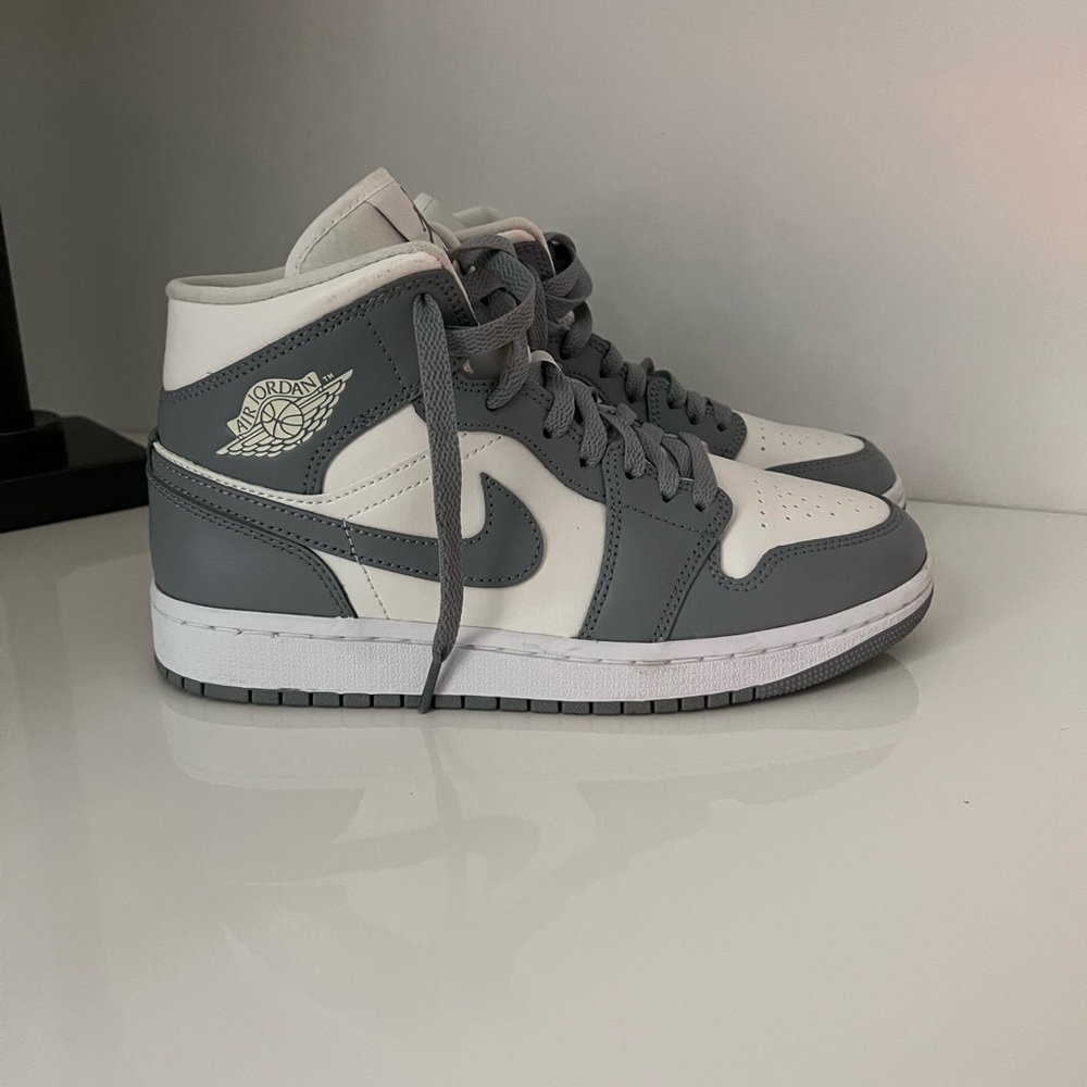 womens air jordan 1 mid